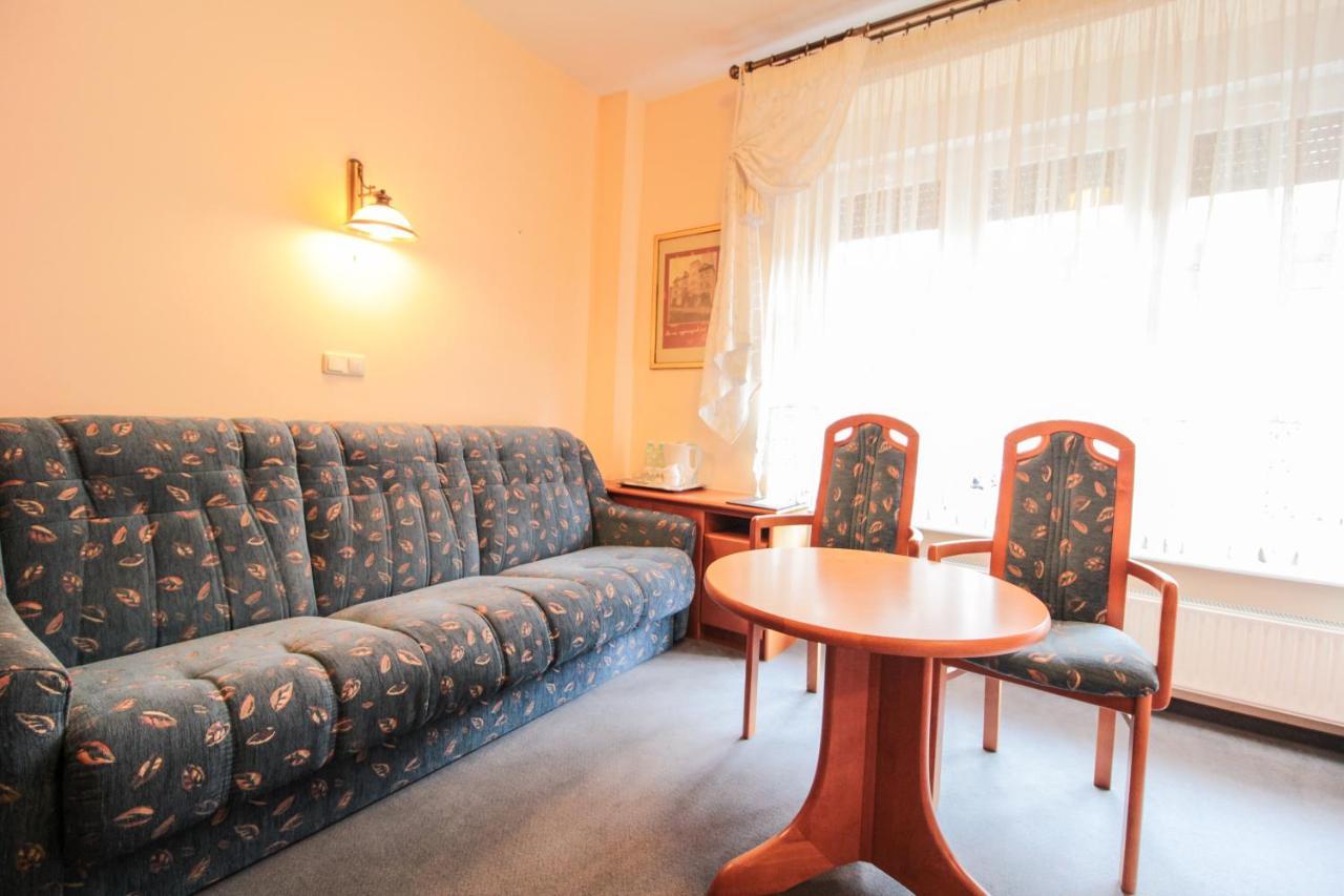 Hotel FAMILIJNY Ośrodek Wypoczynkowo - Rehabilitacyjny Krynica Zdrój Zewnętrze zdjęcie