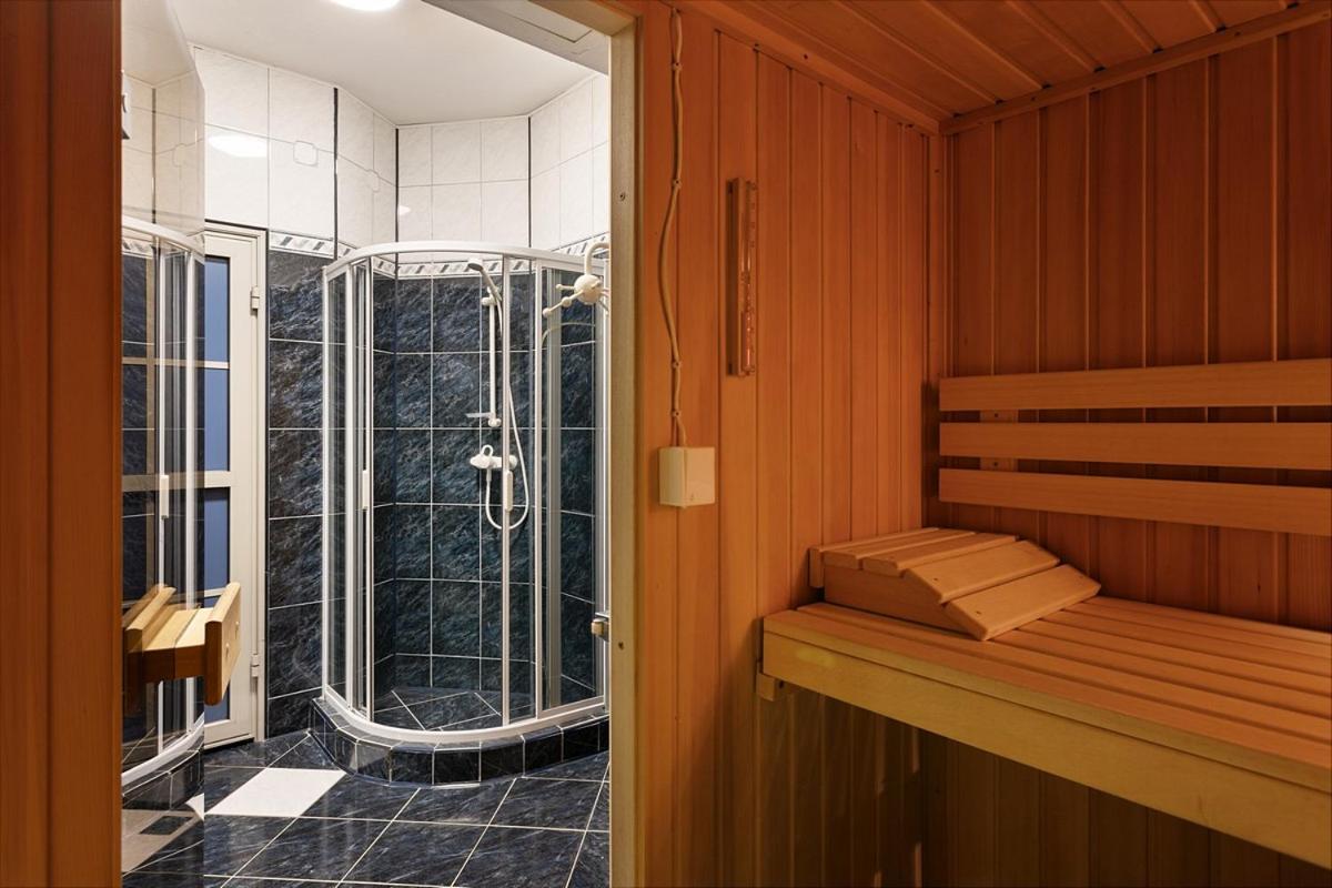 Hotel FAMILIJNY Ośrodek Wypoczynkowo - Rehabilitacyjny Krynica Zdrój Zewnętrze zdjęcie