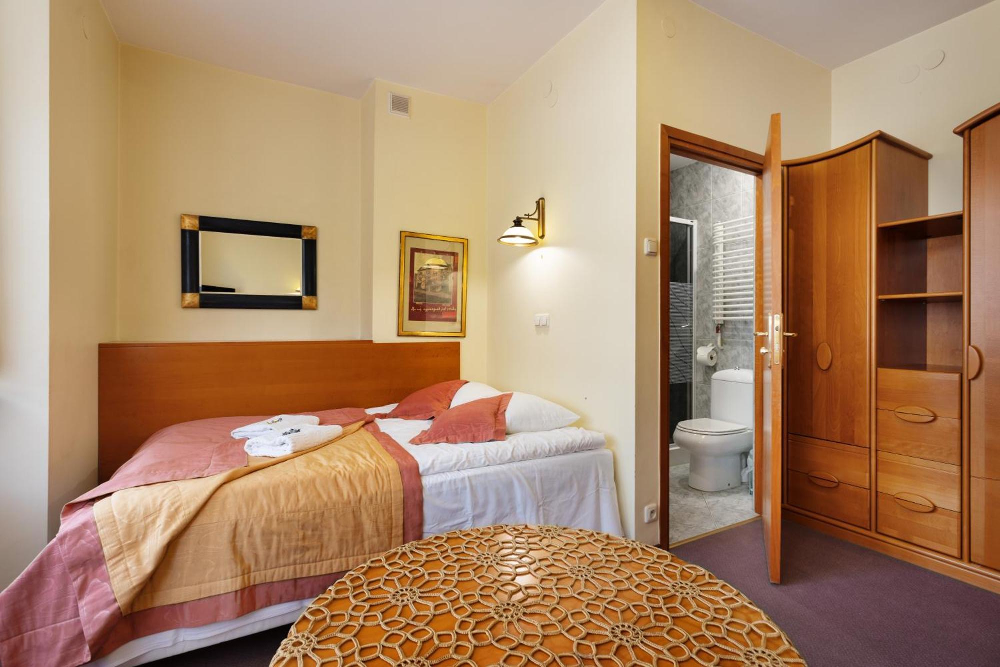 Hotel FAMILIJNY Ośrodek Wypoczynkowo - Rehabilitacyjny Krynica Zdrój Zewnętrze zdjęcie