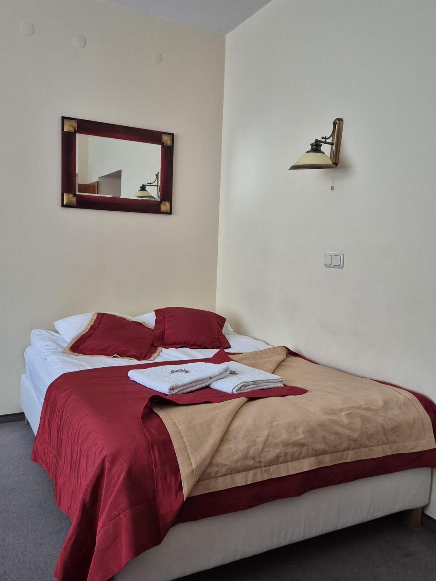 Hotel FAMILIJNY Ośrodek Wypoczynkowo - Rehabilitacyjny Krynica Zdrój Zewnętrze zdjęcie